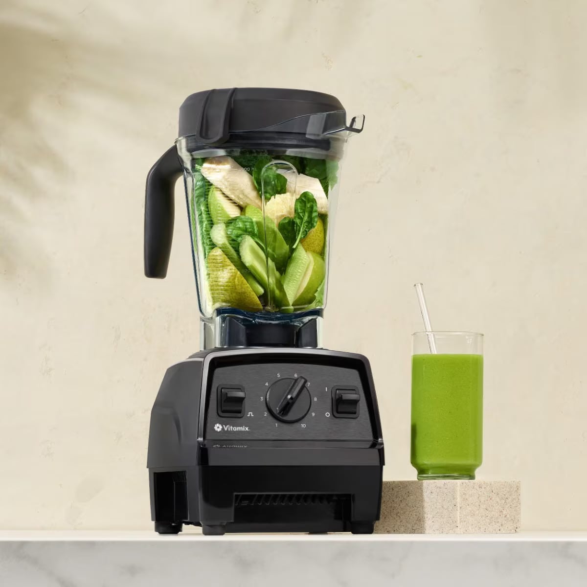Black E320 with 64-ounce low-profile container