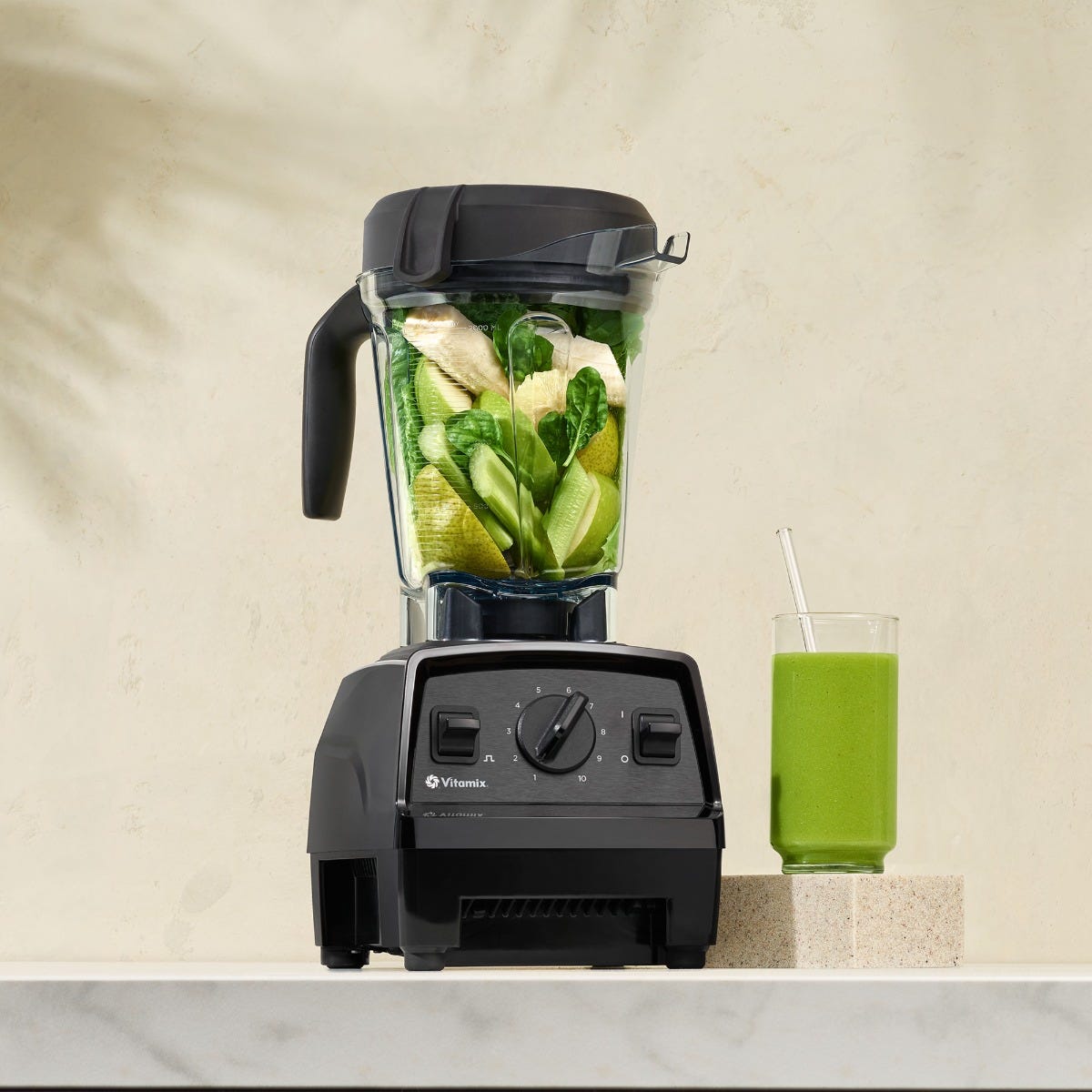 Certified Reconditioned Explorian 64-ounce base with manual controls